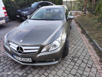 piękny mercedes 2010