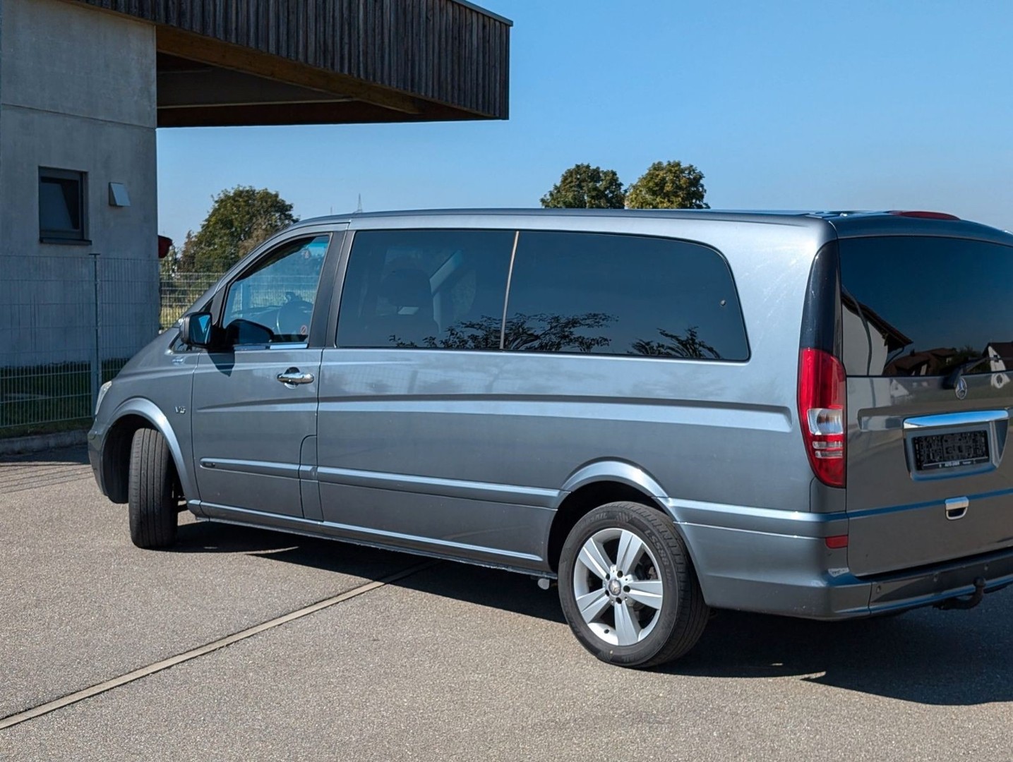 Mercedes-Benz Viano Kamper-Furgonetka pudełkowa Mercedes-Benz Marco POLO VIANO