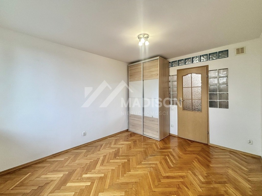37,5 m² | 2 pokoje | balkon | przy metrze Bródno - Więcej