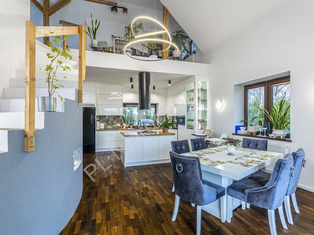Dom na sprzedaż, 8 pokoi, 350 m², Baranów