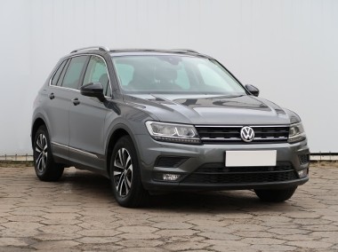 Volkswagen Tiguan , Salon Polska, 1. Właściciel, Serwis ASO, DSG, Navi,-1