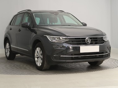 Volkswagen Tiguan , Salon Polska, Serwis ASO, DSG, VAT 23%, Klimatronic,-1
