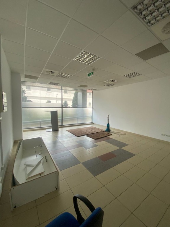 Lokal 47 m² przy pl. Jana Pawła II - Widok 3