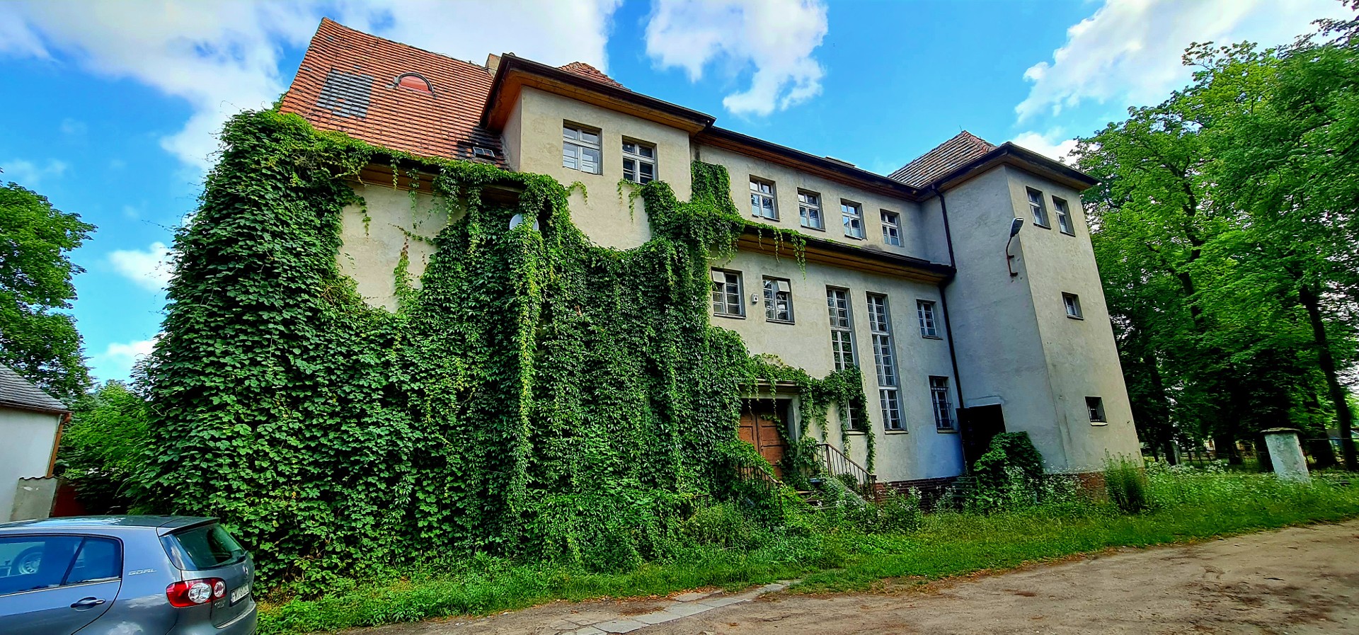 dom na sprzedaż
