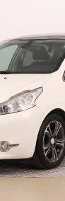 Peugeot 208 , Klimatronic, Tempomat, Podgrzewane siedzienia,-3