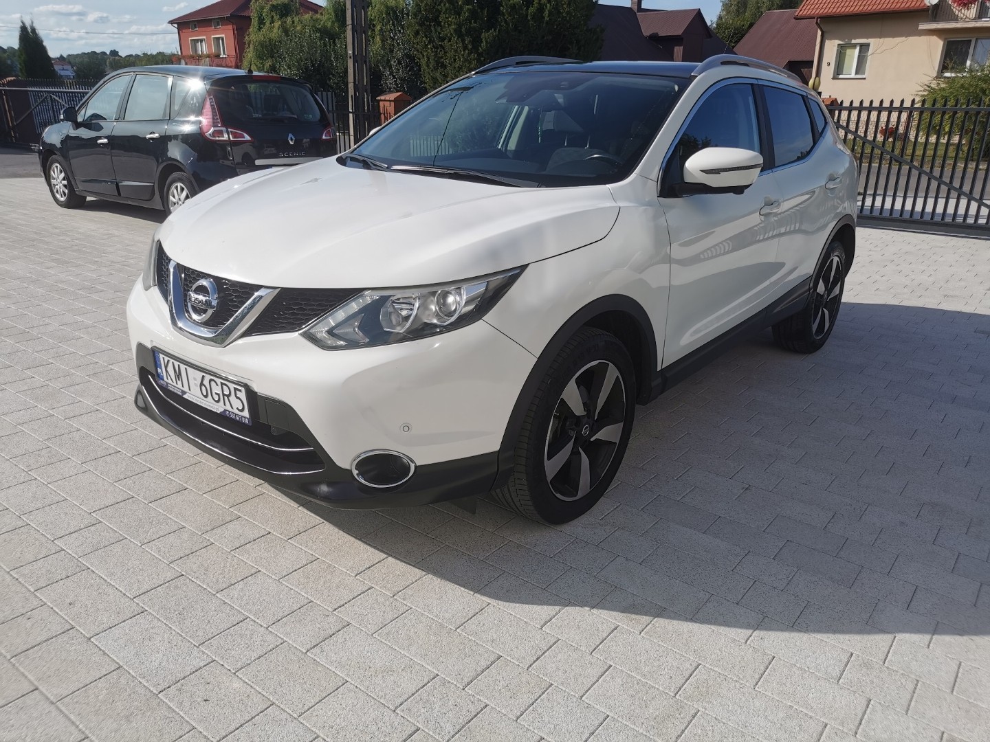 Nissan Qashqai II 1.2 benzyna Niski przebieg kamera cofania Nawigacja tempomat