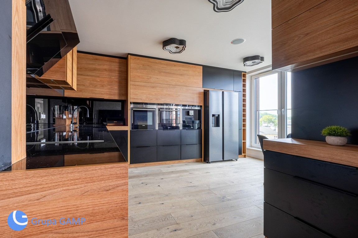 3-Bedroom Unique Penthouse by the River - Widok 6
