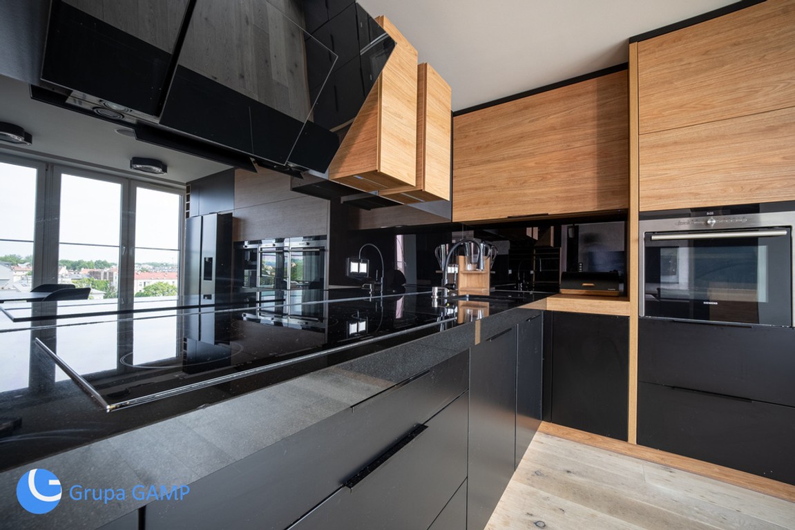 3-Bedroom Unique Penthouse by the River - Więcej