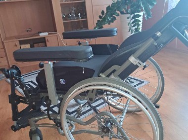 Wózek inwalidzki -1