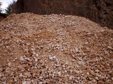 Kamień drogowy w fundament pod kostkę nasypy drogi Radomsko pospółka-1