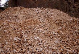 Kamień drogowy w fundament pod kostkę nasypy drogi Radomsko pospółka