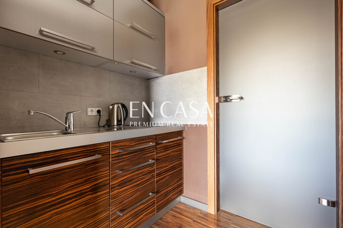 Praga Tower | 65 m² | 2 pokoje | duży potencjał - Więcej