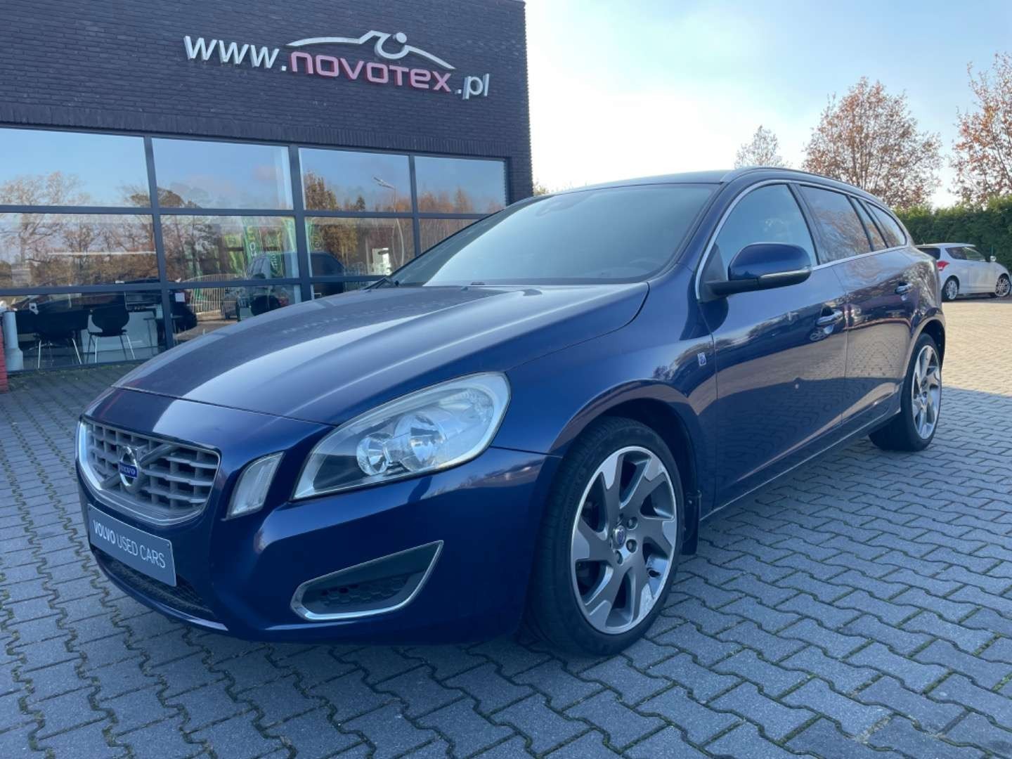 Volvo V60 I