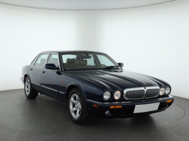 Jaguar XJ VI , Automat, Skóra, Tempomat, Podgrzewane siedzienia-1