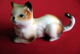 Kot - naturalistyczna figurka z porcelany - 4 x 6,5 x 2,5 cm