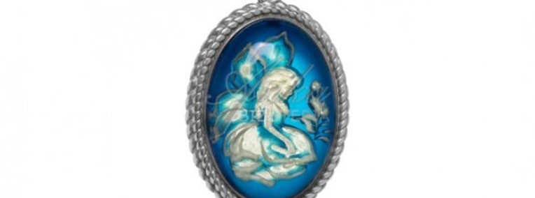 Biżuteria srebrna rzeźba ELF w niebieskim bursztynie-1