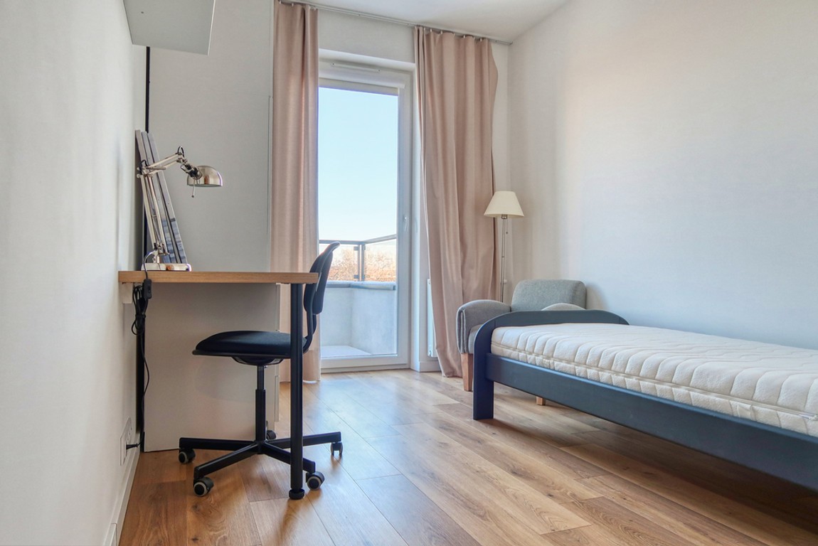 Cichy lokal w apartamentowcu z widokiem na zieleń - Widok 2