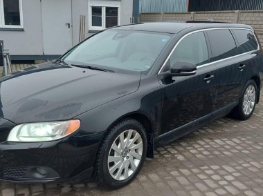 Volvo V70-1