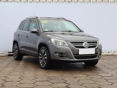 Volkswagen Tiguan , Salon Polska, Serwis ASO, DSG, Skóra, Xenon, Bi-Xenon,-1