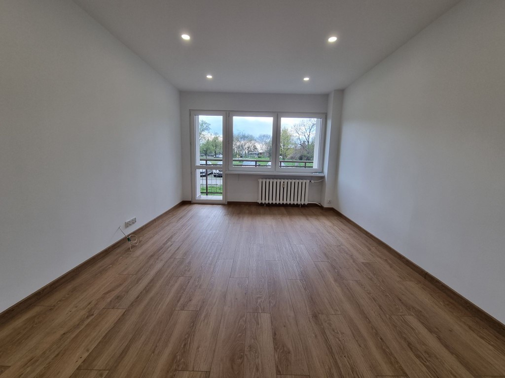 Wyremontowane pod klucz 3 pokoje z CO i balkonem! - Widok 2