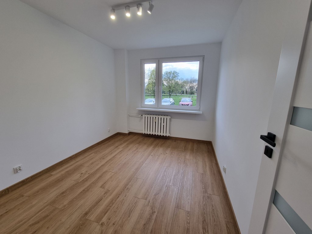 Wyremontowane pod klucz 3 pokoje z CO i balkonem! - Widok 4