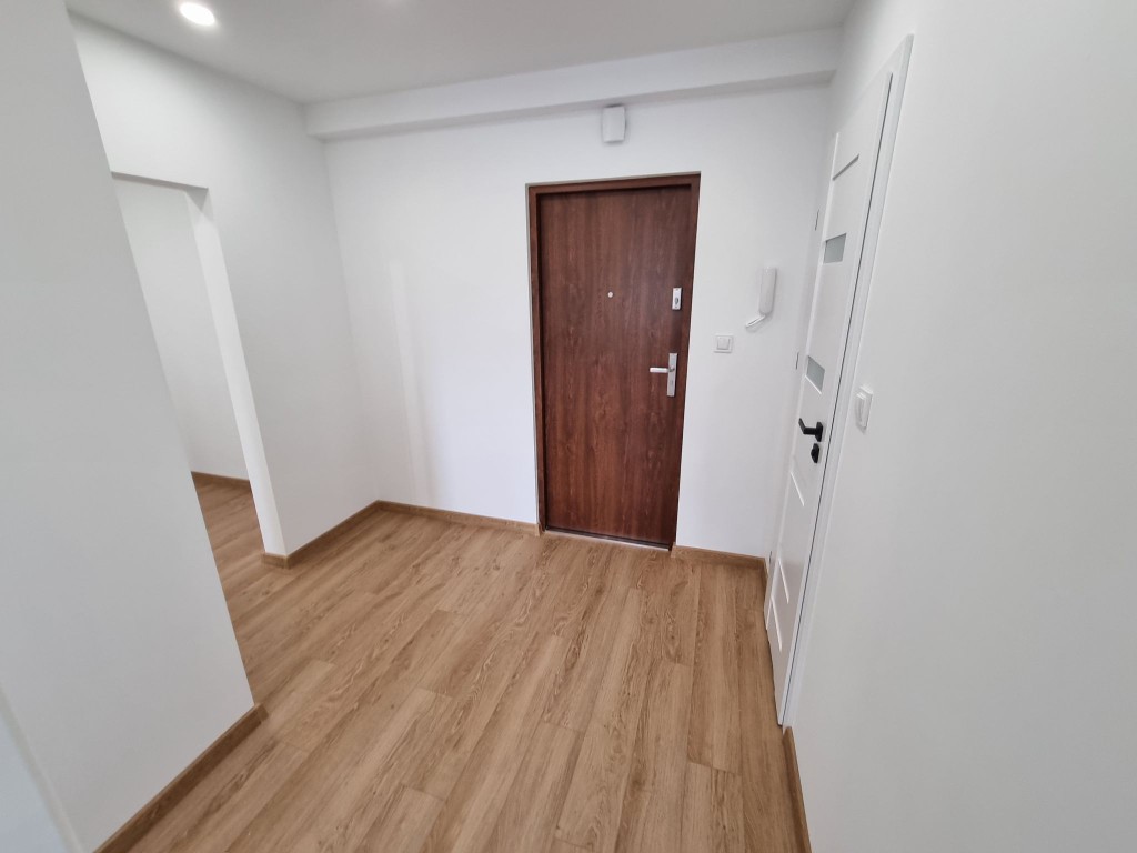 Wyremontowane pod klucz 3 pokoje z CO i balkonem! - Widok 6