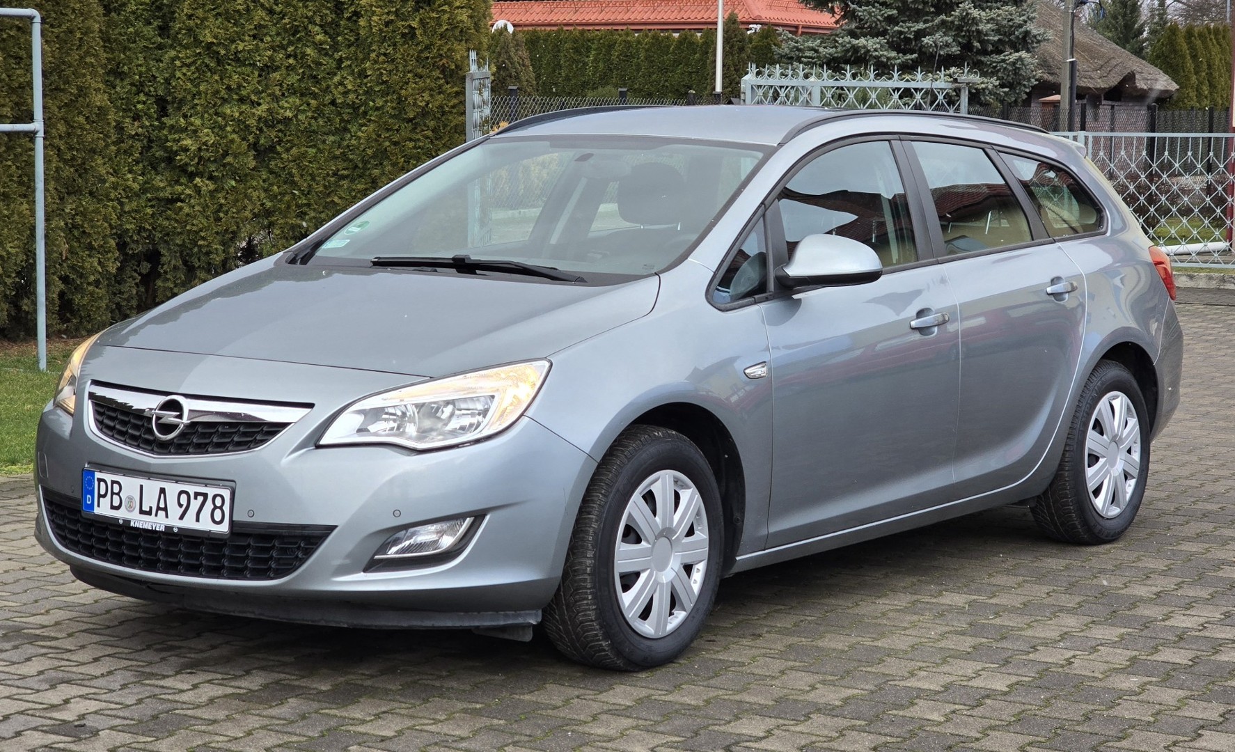 Opel Astra J SUPER STAN!