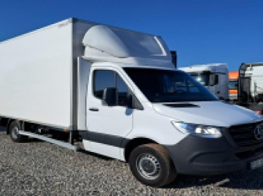 Mercedes-Benz Sprinter-1