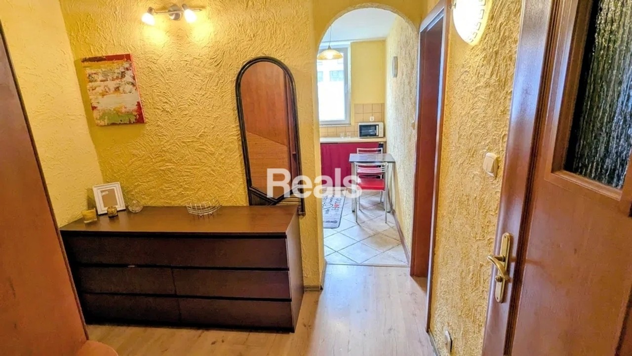 Metro 100 m. Dwa pokoje, oddzielna kuchnia, balkon - Widok 5