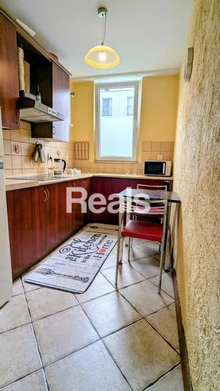 Metro 100 m. Dwa pokoje, oddzielna kuchnia, balkon - Widok 6