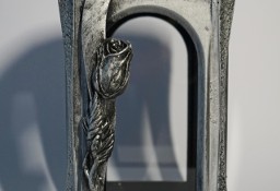 Srebrny znicz żywiczny lampion retro, motyw róży