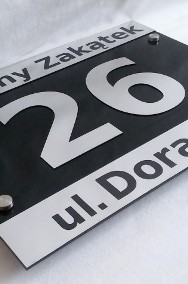 Grawerowana tabliczka adresowa z nazwą miejscowości i nazwą ulicy-2
