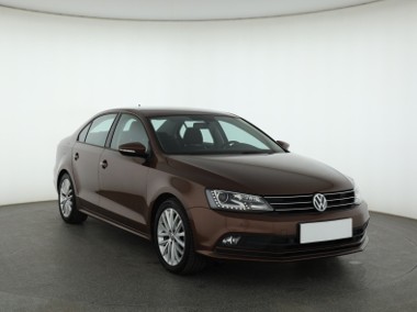 Volkswagen Jetta VI , Salon Polska, Navi, Xenon, Bi-Xenon, Klima, Tempomat,-1