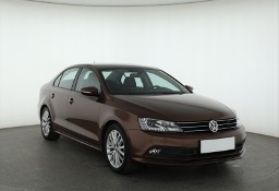 Volkswagen Jetta VI , Salon Polska, Navi, Xenon, Bi-Xenon, Klima, Tempomat,