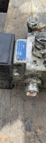 Deuzt-Fahr Agrovector 30.7 - rozdzielacz hydrauliczny R933002037 L7454136BIOB070-4