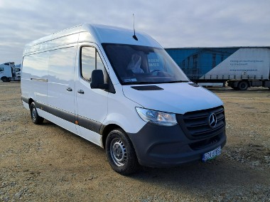 Mercedes-Benz Sprinter-1