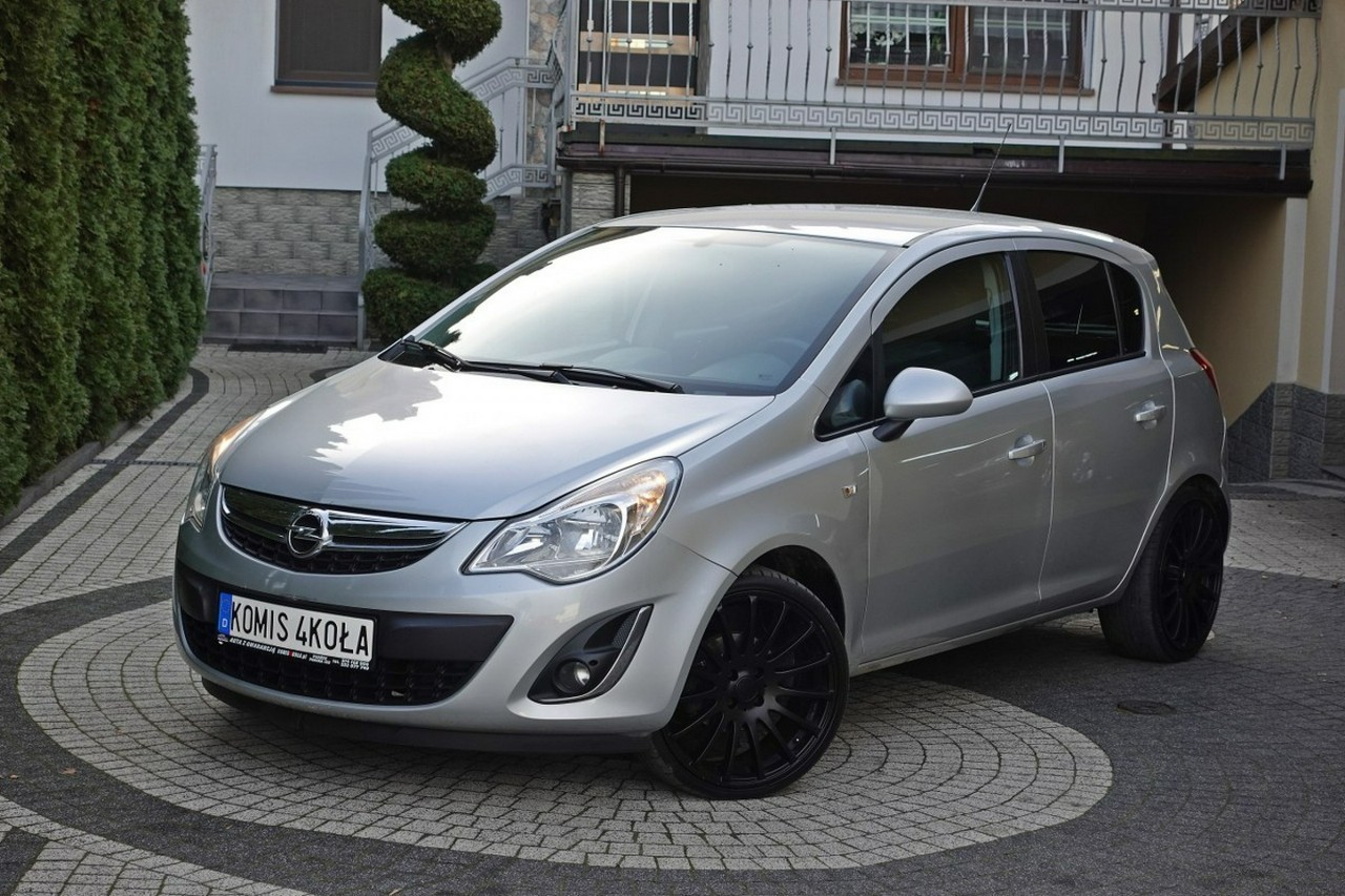 Opel Corsa D 1.4 - Climatronic - Serwis - Alu 18