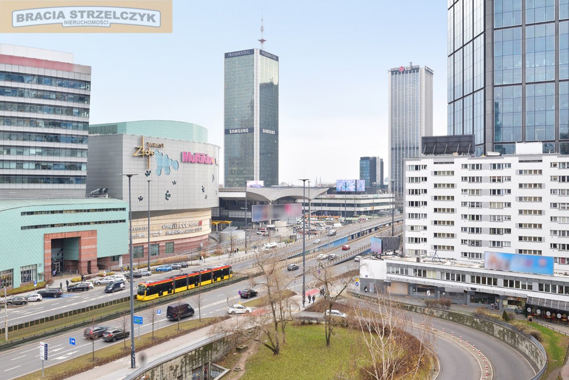 Wyjątkowa kawalerka w Centrum Warszawy, Złota 60 – další