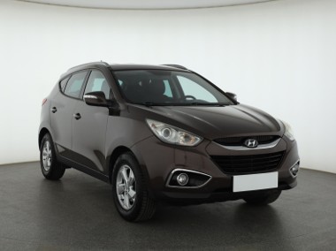 Hyundai ix35 , Klimatronic, Tempomat, Parktronic, Podgrzewane siedzienia-1