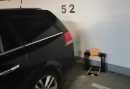 Syndyk sprzeda miejsce parkingowe na Pradze-Południe