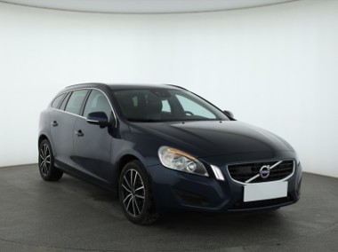 Volvo V60 I , Skóra, Navi, Klimatronic, Tempomat, Parktronic-1