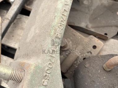 John Deere 6530 6630 6830 6930 7430 7530 - wspornik przedniej osi L170069-2