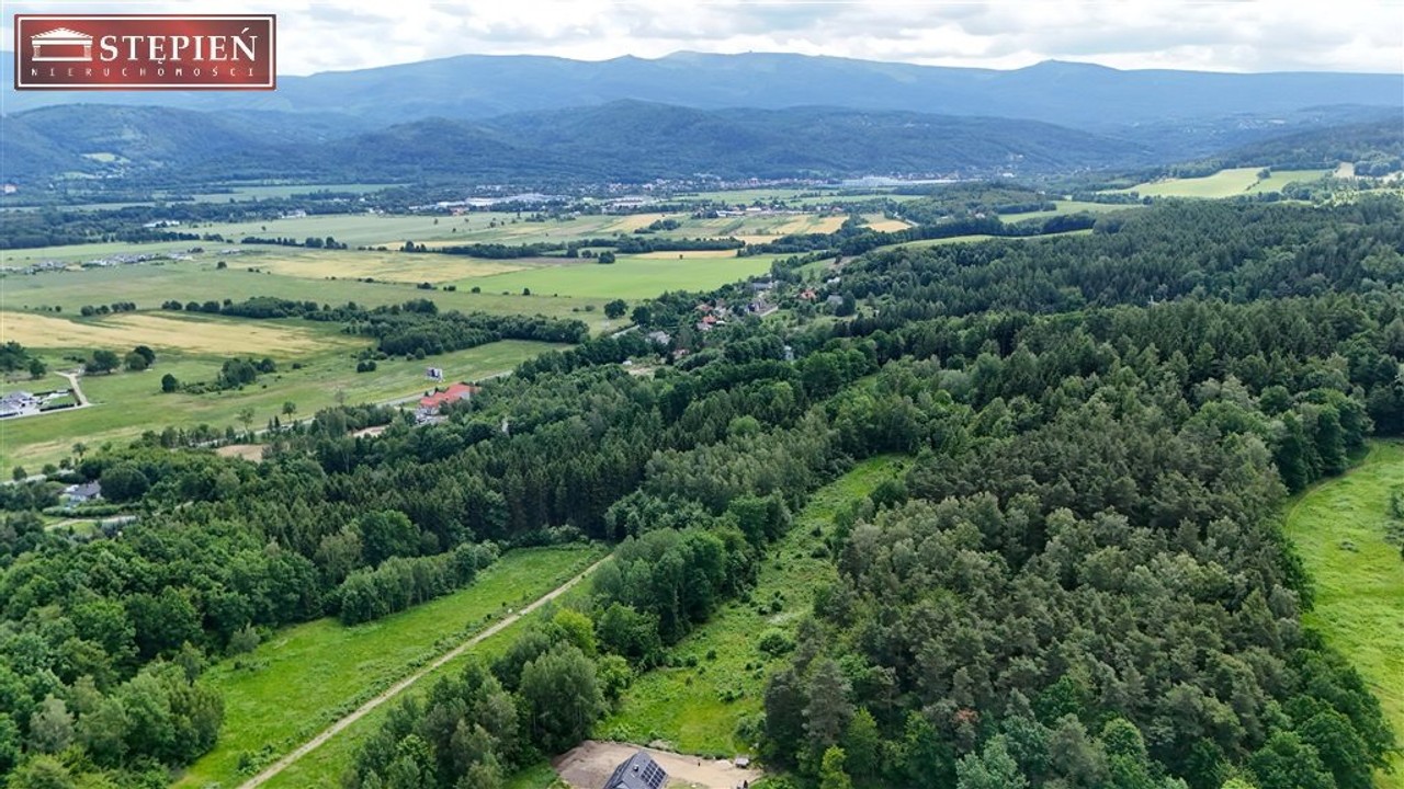 Działka mieszkalno - usługowa w Wojcieszycach - Więcej