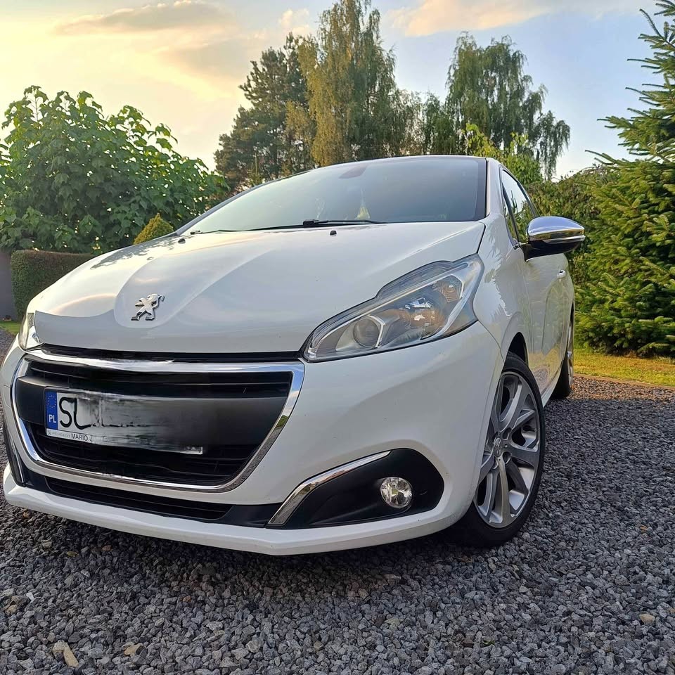 Peugeot 208 I 1.6 HDI Diesel 90KM 2013r