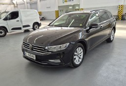 Volkswagen Passat B8 Passat 2,0tdi kombi. salon pl . oryginał, salon PL . Vat 23