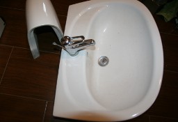 Umywalka lazienkowa z noga wiszaca,Kolo 65cm