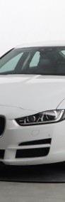 Jaguar XE I , Salon Polska, Serwis ASO, 180 KM, Automat, Skóra, Xenon,-3