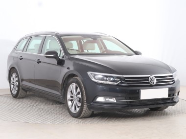 Volkswagen Passat B8 , Salon Polska, Serwis ASO, Automat, Navi, Klimatronic,-1