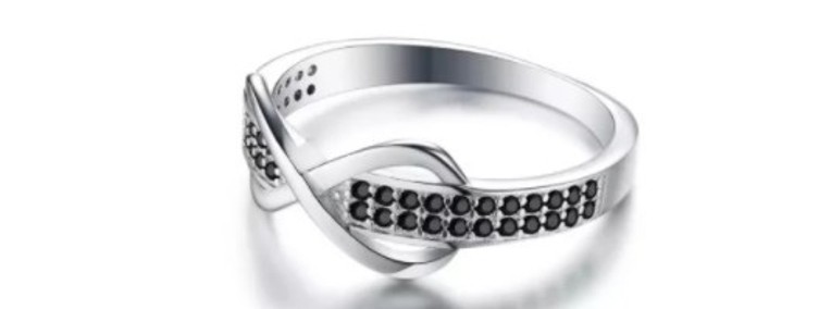 Srebrny pierścionek NIESKOŃCZONOŚĆ z czarnymi cyrkoniami-1