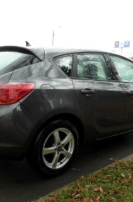 Opel Astra J 1,6 klima-2